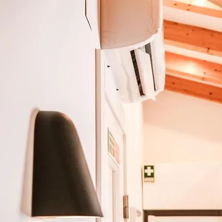 Golden Place - Cacilhas *