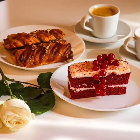 Golden Place - Cacilhas Almada