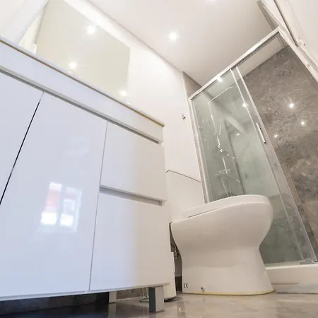 Golden Place - Cacilhas *