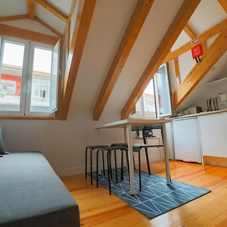 Golden Place - Cacilhas Almada