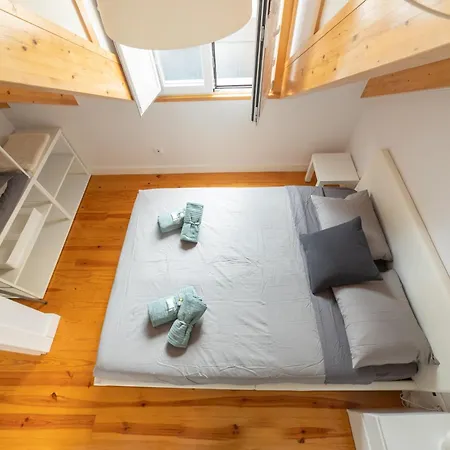 Golden Place - Cacilhas * Almada