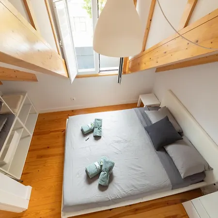 Golden Place - Cacilhas *