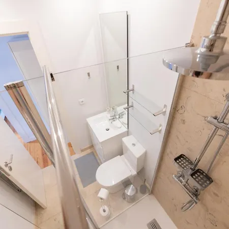 Golden Place - Cacilhas Almada