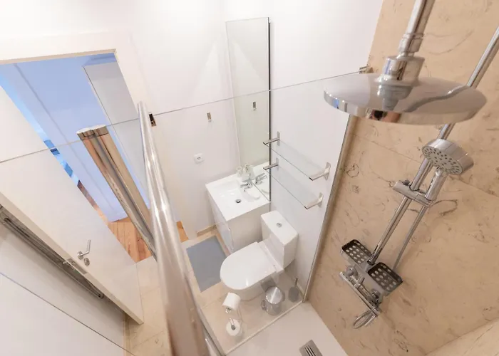 Golden Place - Cacilhas Almada